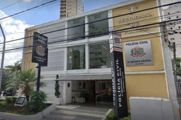 A vítima foi baleada durante a tentativa de roubo no bairro Rio Pequeno. O jovem, de 27 anos, está internado no Hospital das Clínicas - Metrópoles