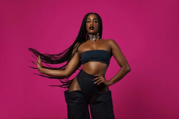 Conhece a Iza? Cinco motivos para curtir a Rihanna brasileira