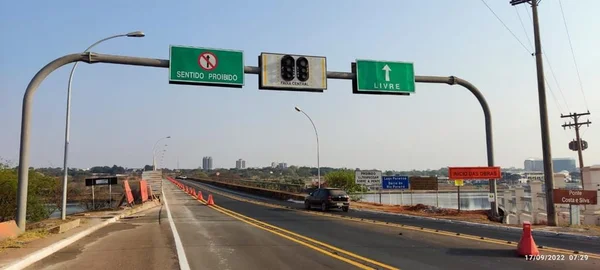 Novacap libera passagem de veículos na 3ª faixa da Ponte Costa e Silva