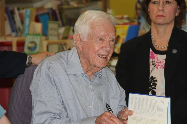 Testes apontam que Jimmy Carter não tem mais câncer, diz neto