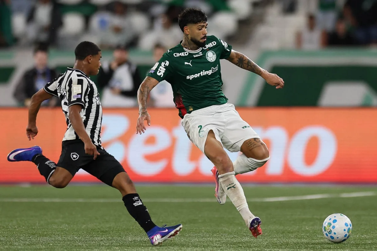 Alexander Barboza em jogo contra o Botafogo Alexander Barboza em jogo contra o Botafogo