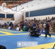 O vice-governador compartilhou imagem em que é possível ver a arquibancada cheia ao fundo O vice-governador compartilhou imagem em que é possível ver a arquibancada cheia ao fundo