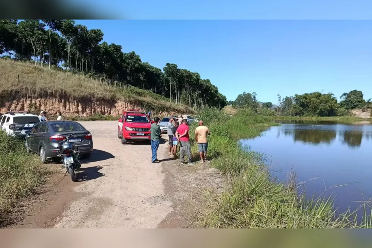 ES: motorista morre afogado ao buscar ajuda após carro cair em represa ES: motorista morre afogado ao buscar ajuda após carro cair em represa