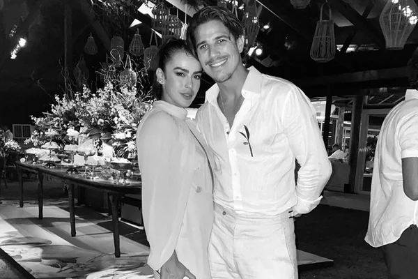 Mari Saad e Romulo Arantes Neto postam foto juntos e assumem namoro