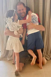 Os duques de Sussex não revelaram o rosto dos filhos em imagens postadas nas redes sociais