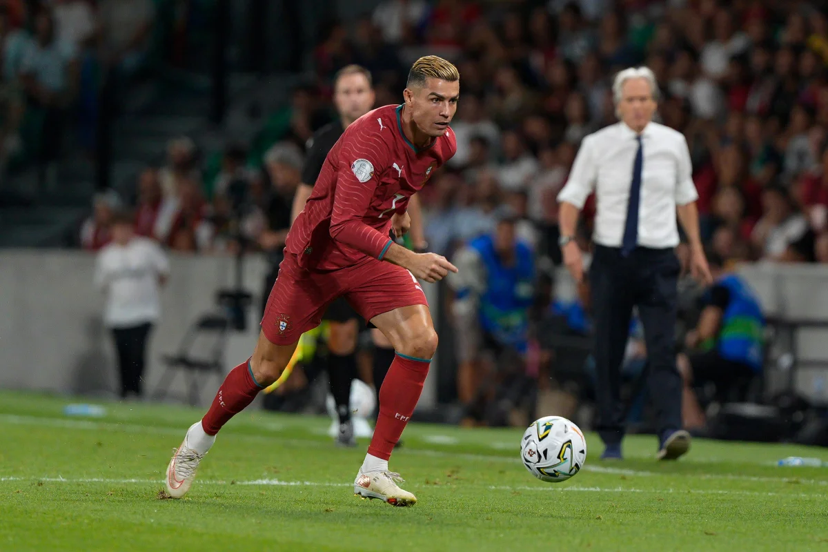 Cristiano Ronaldo deixa treino da seleção portuguesa e vai para hotel - imagem 1 Cristiano Ronaldo deixa treino da seleção portuguesa e vai para hotel - imagem 1