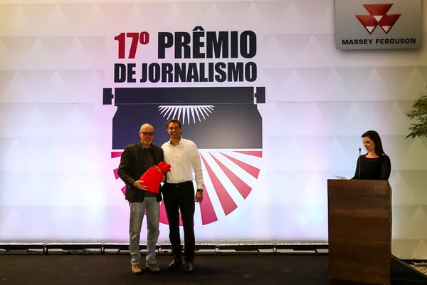 Metrópoles conquista segundo lugar no 17º Prêmio Massey Ferguson