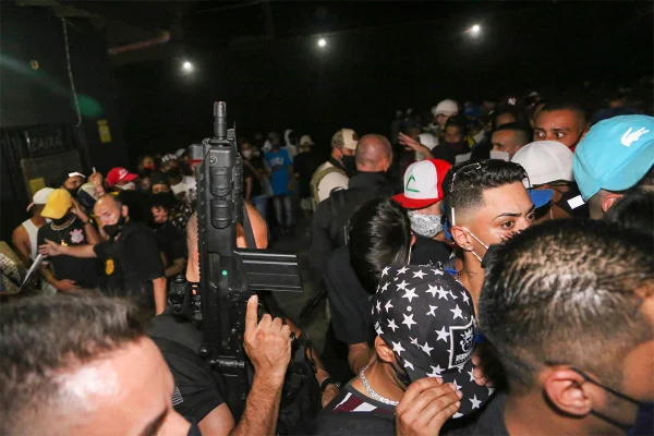 Blitz da Vigilância Sanitária fecha balada clandestina em São Paulo - destaque galeria