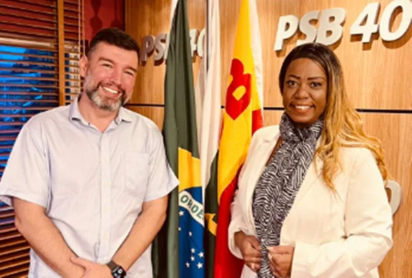 Após reunião, PSB-DF escolhe professora Janaína como vice de Parente