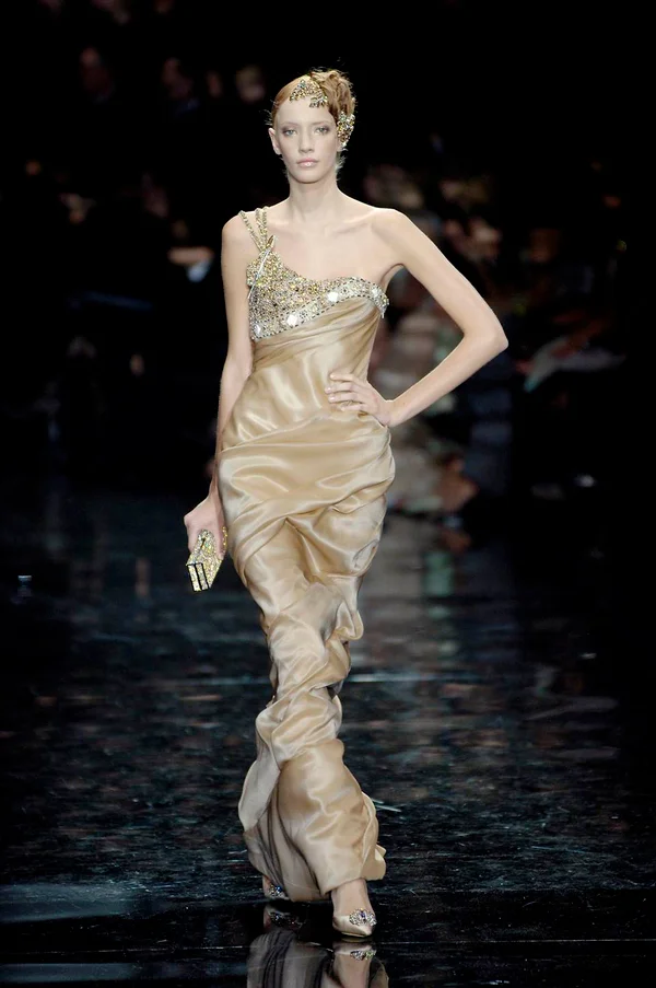 Giorgio Armani terá trajetória na moda contada em nova série de TV - destaque galeria Giorgio Armani terá trajetória na moda contada em nova série de TV - destaque galeria