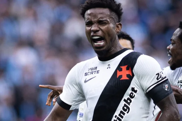 Brasileirão: de virada no final, Vasco vence o Grêmio em Porto Alegre - destaque galeria