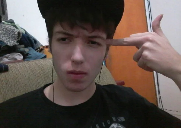Atirador de Suzano postou foto com arma horas antes do ataque a escola