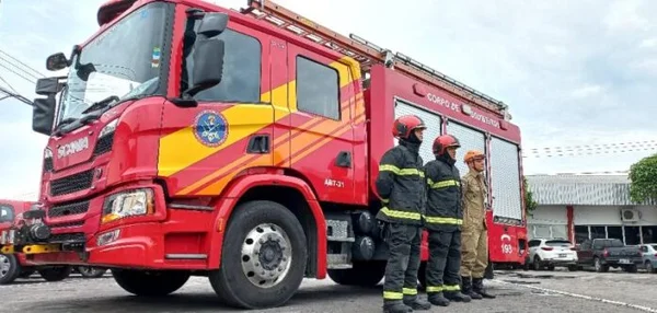 Bombeiros em Manaus