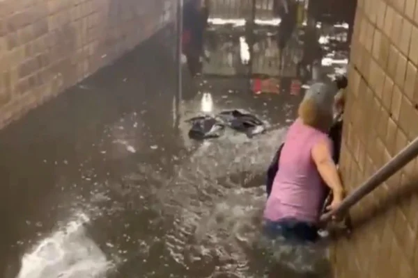 Nova York sofre com inundações após tempestades nessa quinta (8/7)
