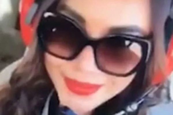 Mulher morre em queda de avião e filma momentos finais