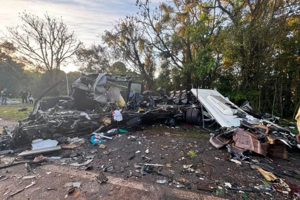Imagem colorida,PRF: tacógrafo de carreta do acidente com 23 mortos estava com defeito- Metrópoles