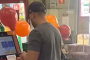 Alexandre Nardoni foi visto circulando pelos comércios do bairro de Santana, em São Paulo