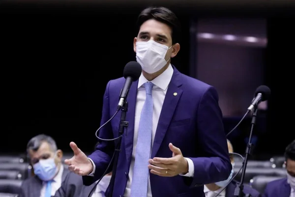 Câmara aprova projeto que dá autonomia ao Banco Central. Texto vai a sanção