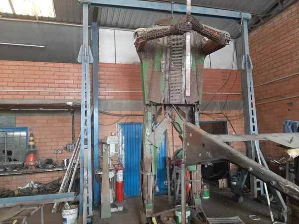 Estátua é construída em homenagem ao presidente Jair Bolsonaro, em Passo Fundo
