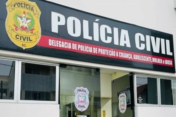 Imagem colorida, crime teria ocorrido em Jaguará do Sul (SC), foto da delegacia local- Metrópoles