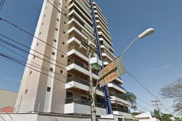 imagem colorida mostra fachada de prédio