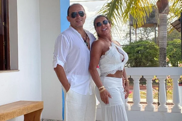 Gretchen oficializa união com 18º marido em Portugal