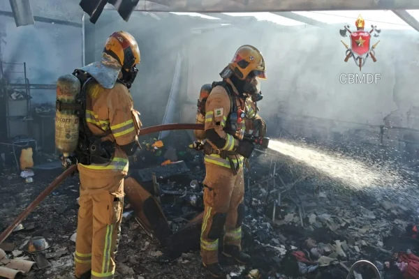 Incêndio prédio recanto das emas