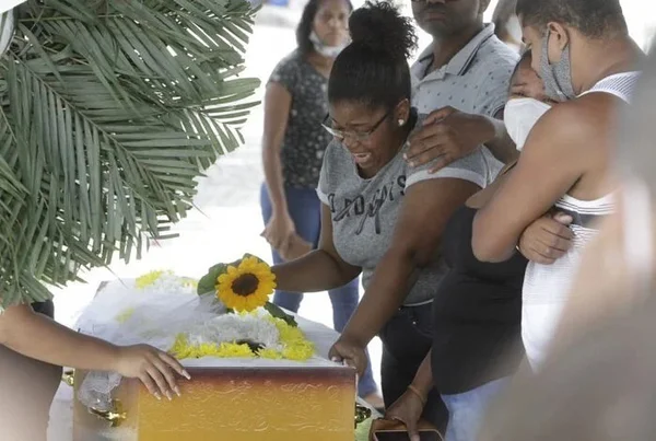 Filha diz que mãe morta após hidrolipo não tinha arritmia cardíaca