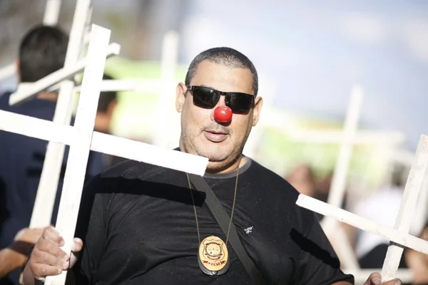 Em assembleia, policiais civis rejeitam proposta do GDF