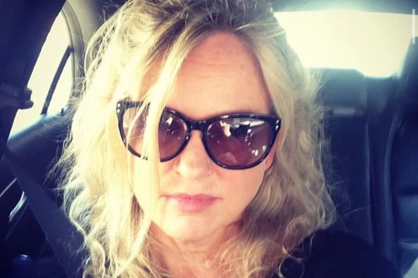 Quem era Jennifer Runyon, atriz de Os Caça-Fantasmas que morreu, aos 65 anos - Metrópoles