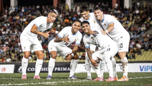 Uruguai vence Uzbequistão em amistoso para a Copa do Mundo