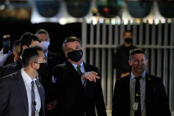 Bolsonaro durante entrevista no Alvorada