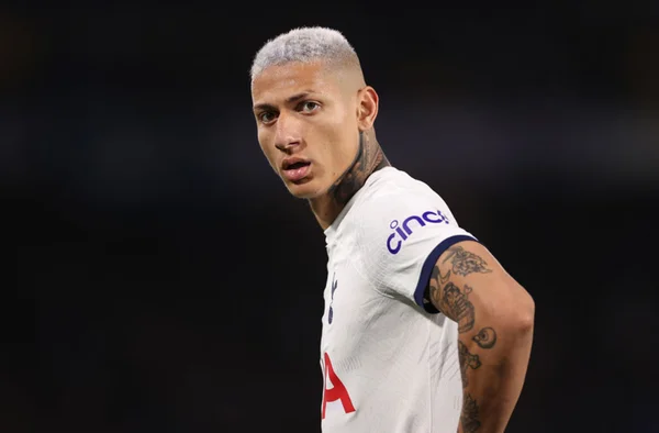 Imagem colorida de Richarlison - Metrópoles