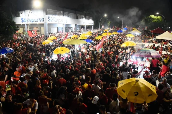 Vídeo: bar petista do DF reúne apoiadores que festejam inelegibilidade de Bolsonaro