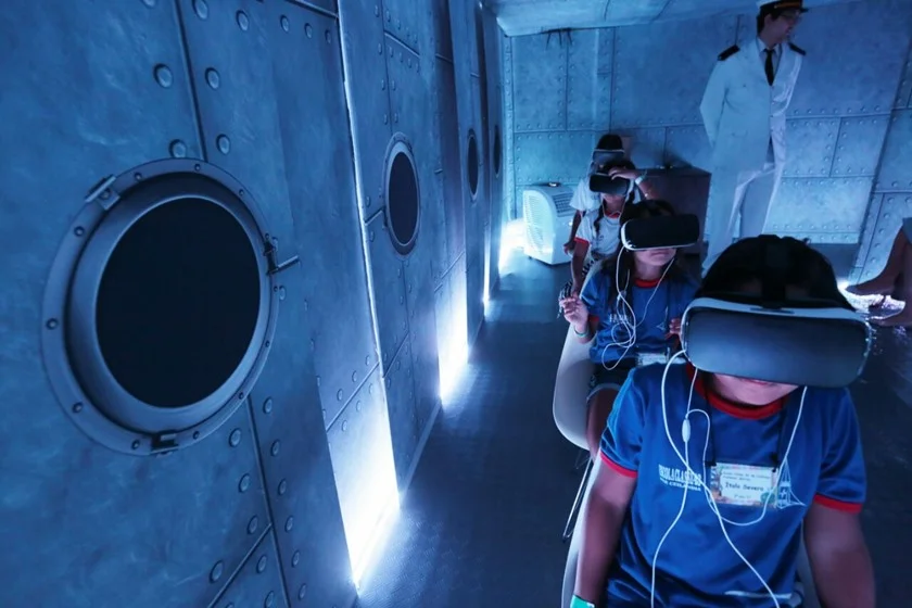 Já o Submarino propõe uma viagem ao fundo do mar. Por meio da realidade virtual, é possível ver todas as belezas das profundezas do oceano Já o Submarino propõe uma viagem ao fundo do mar. Por meio da realidade virtual, é possível ver todas as belezas das profundezas do oceano