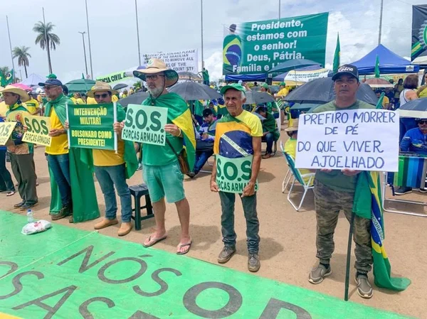 manifestação bolsonarista no QG do Exército em Brasília na data 18-12-2022 - Metrópoles