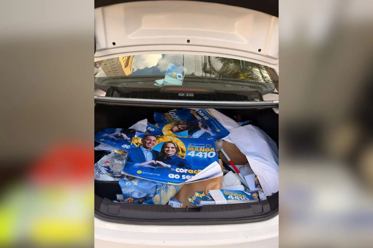 Material de campanha de Sirlange Manga encontrado no porta-malas do veículo Material de campanha de Sirlange Manga encontrado no porta-malas do veículo