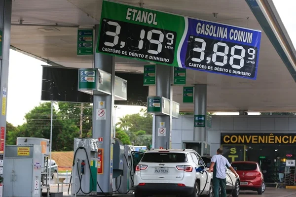 ANP: estados têm queda no preço da gasolina e etanol. Houve alta no DF