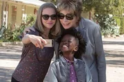 Decidida a garantir que será lembrada da maneira que deseja, ela contrata uma jovem jornalista, Anne Sherman (Amanda Seyfried), para escrever seu obituário antes mesmo de morrer. Decidida a garantir que será lembrada da maneira que deseja, ela contrata uma jovem jornalista, Anne Sherman (Amanda Seyfried), para escrever seu obituário antes mesmo de morrer.