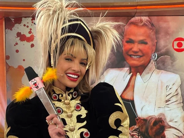Patrícia Poeta é detonada após se vestir de Xuxa em programa