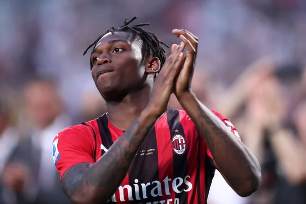 Rafael Leão, atacante português de 22 anos, campeão italiano pelo Milan