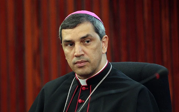 Bispo auxiliar da Arquidiocese de Brasília é internado com dengue