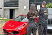 Uma ferrari foi encontrada no endereço 