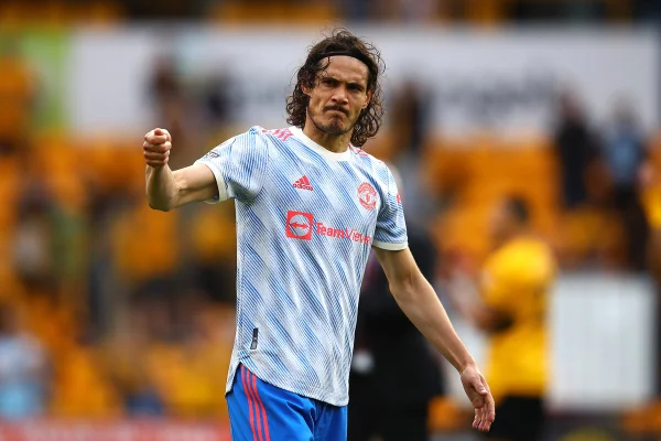 Sem espaço no United, Cavani pode parar no Barcelona