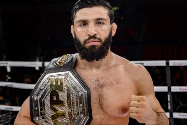 Renegado de Dana White vence luta em evento de grappling no Brasil