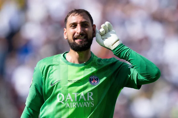 Foto colorida de Donnarumma, goleiro do PSG - Metrópoles