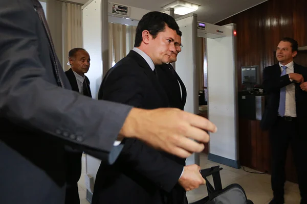 Moro mantém bloqueio de R$ 9 milhões de Lula na Previdência
