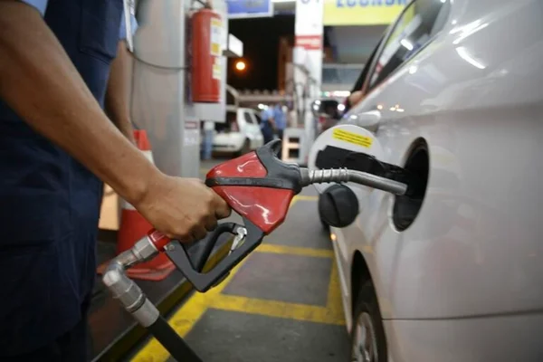 ANP apura suspeitas sobre compra e venda de distribuidoras