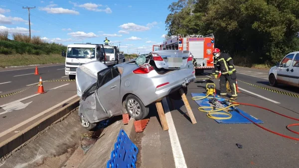 Motorista morre após perder o controle do carro e capotar no Paraná