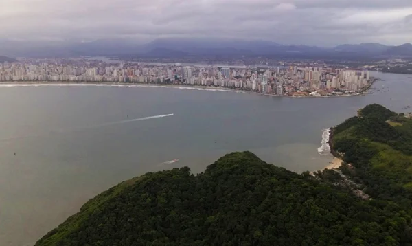 Microplásticos: estuário de Santos tem altos níveis de contaminação